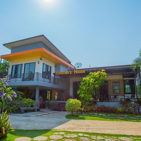 Sunsmile'S House Villa Wang Nam Khiao Exteriör bild