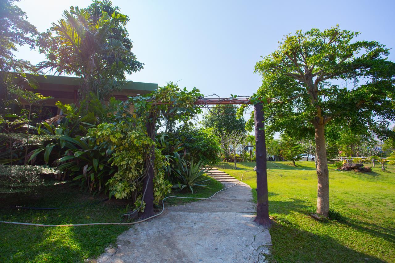 Sunsmile'S House Villa Wang Nam Khiao Exteriör bild